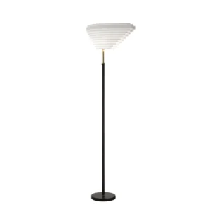 Artek A805 "Enkelin siipi" lattiavalaisin